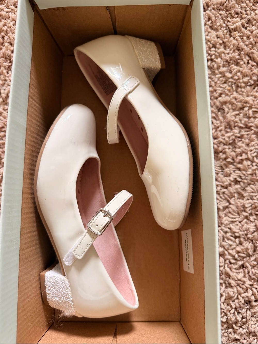 Kohl's Cream Patent Mary Jane Heels with Glitter Block Heel